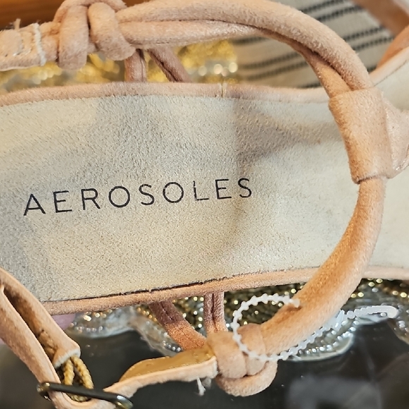 Elegant Tan Wedge Sandals - Picture 2 of 8